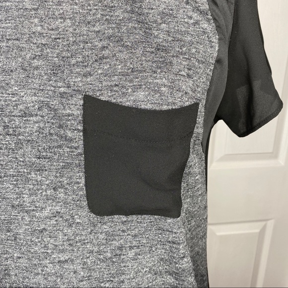 🔥SOLD🔥 Lou & Grey Sheer Sleeve T-Shirt Gray Black XS - Picture 4 of 16